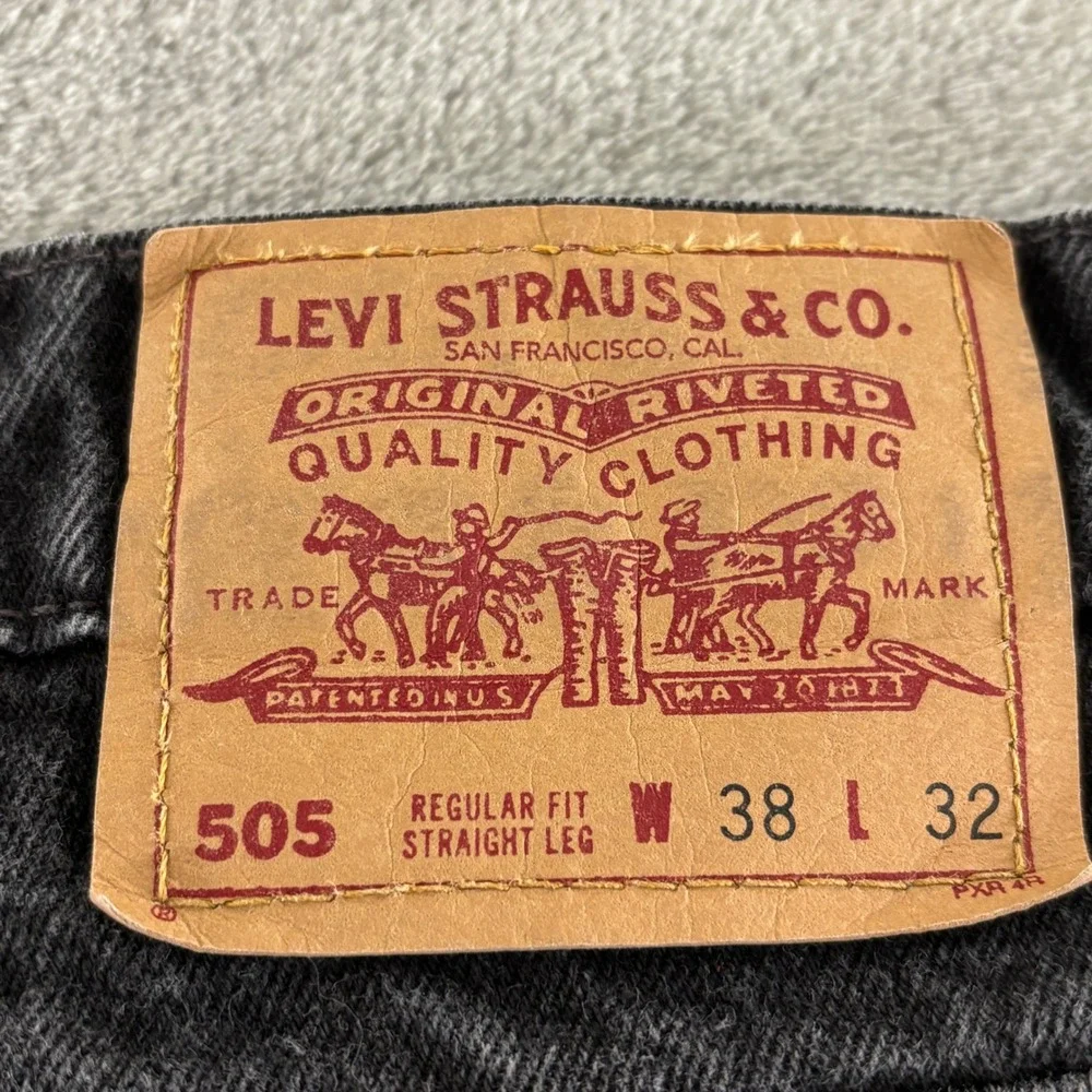 Vintage 90s Levis 505 Regular Fit Straight‎ Leg Jeans Mens 38x32 Black Denim USA